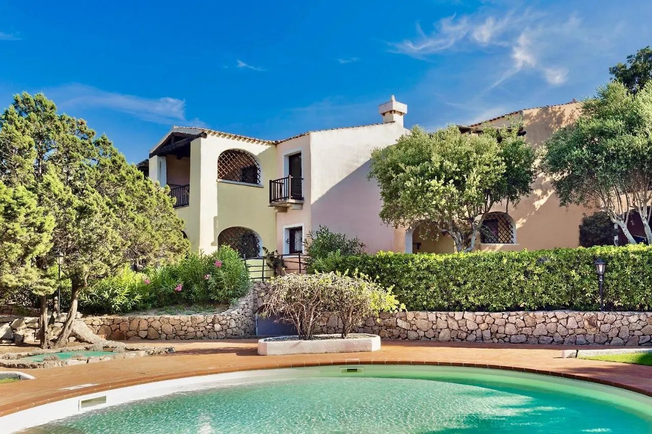 Residence Con Piscina A Liscia Di Vacca, 350 Mt Dal Mare, 3 Km Da Porto Cervo contacts